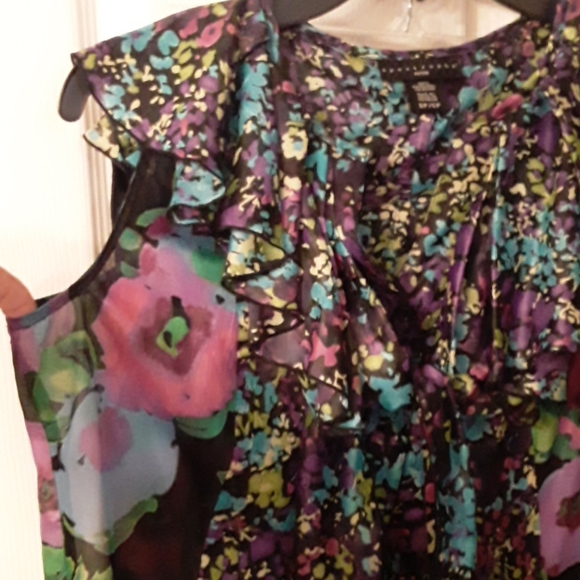 Top for work or casual,  tropical and lightweight - Picture 7 of 7